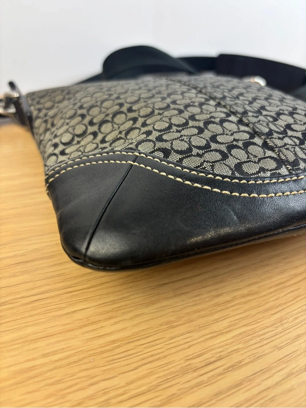 Y2K Coach Signature Small Swingpack Crossbody LIKE NEW!!